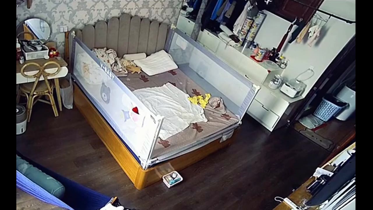 Mother's instinct: a heartwarming moment of protection