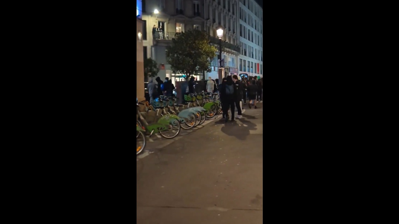 Vélib’ bike-sharing station affected by unrest after protests in Paris, France