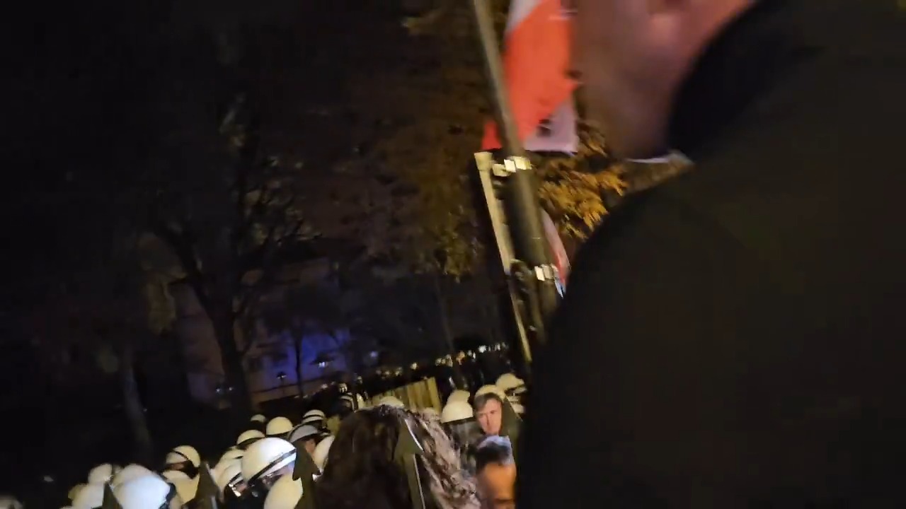 Police secure Constitutional Tribunal as crowds gather amid political tensions in Warsaw, Poland