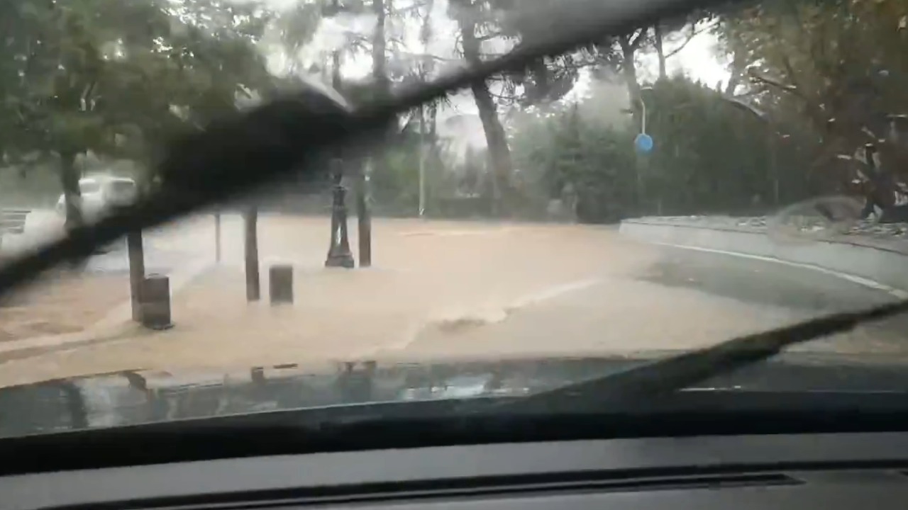 Severe flash flooding turns streets into rivers in Santa Maria de Palautordera, Spain