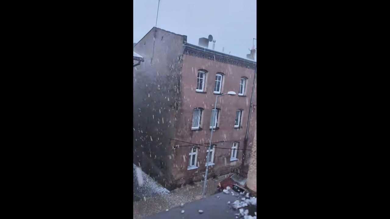 Severe hailstorm damages vehicles in Świętochłowice, Poland
