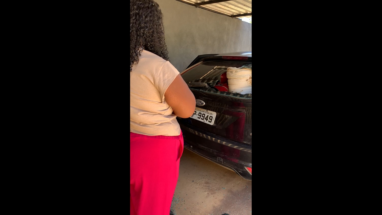 Car trunk rear glass shatters unexpectedly, São Luís de Montes Belos, Brazil
