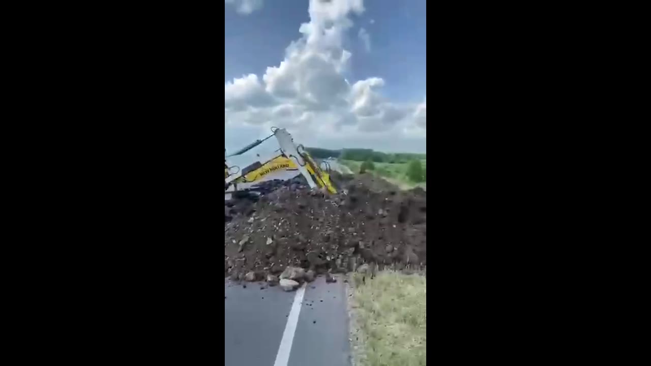 Highways dug up in Lipetsk Region as Wagner PMC advances towards Moscow