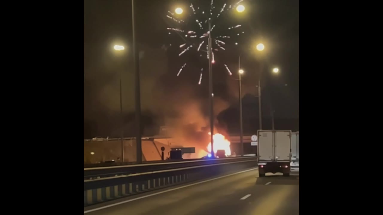 Explosive chaos: massive fireworks mishap on Simferopol Highway sends shockwaves