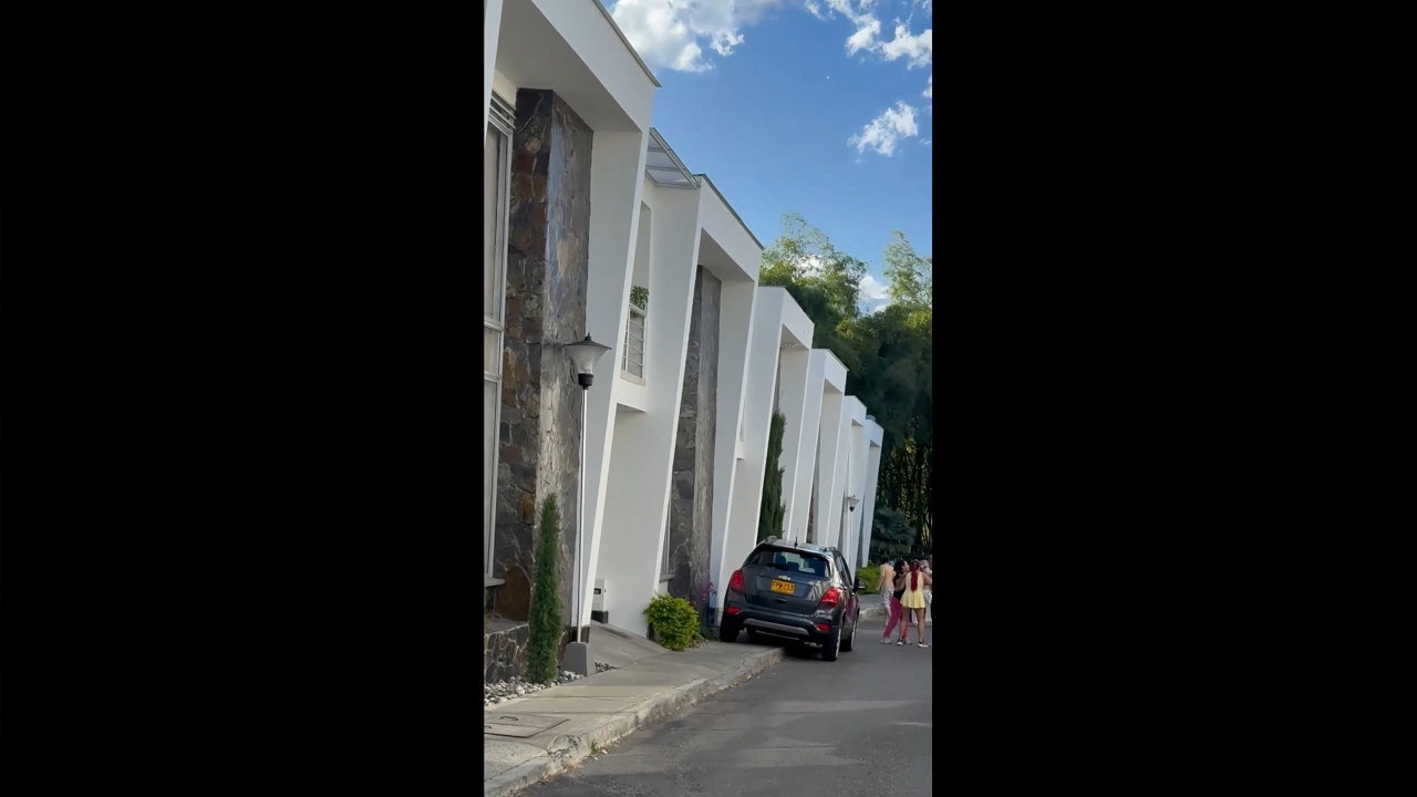 Strong earthquake shakes residential complex in Armenia, Quindío, Colombia