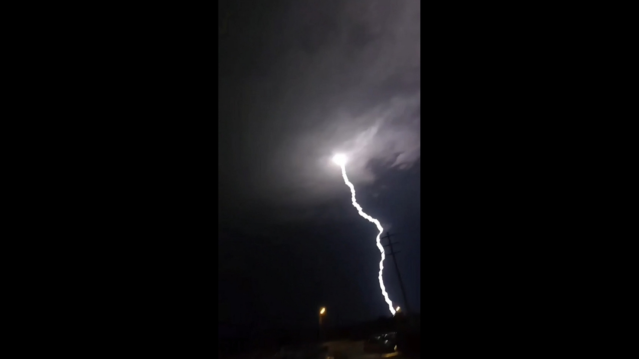 Severe thunderstorm brings lightning and hail in Saint-André-de-Cubzac, France