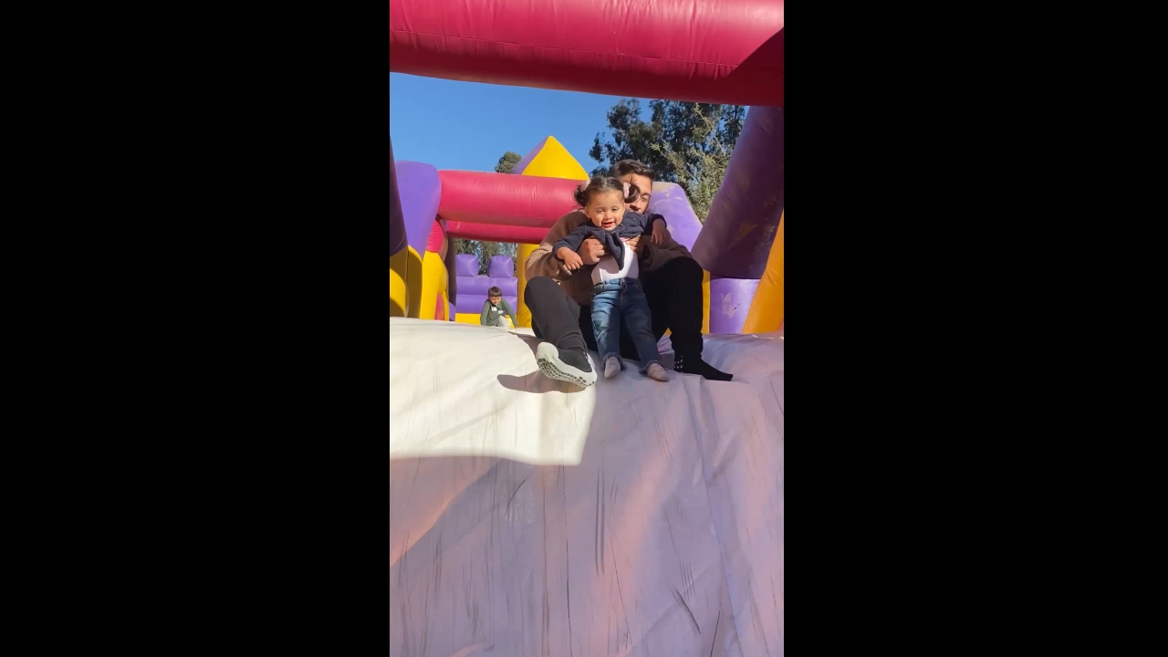 Father and child slide mishap in Valparaíso