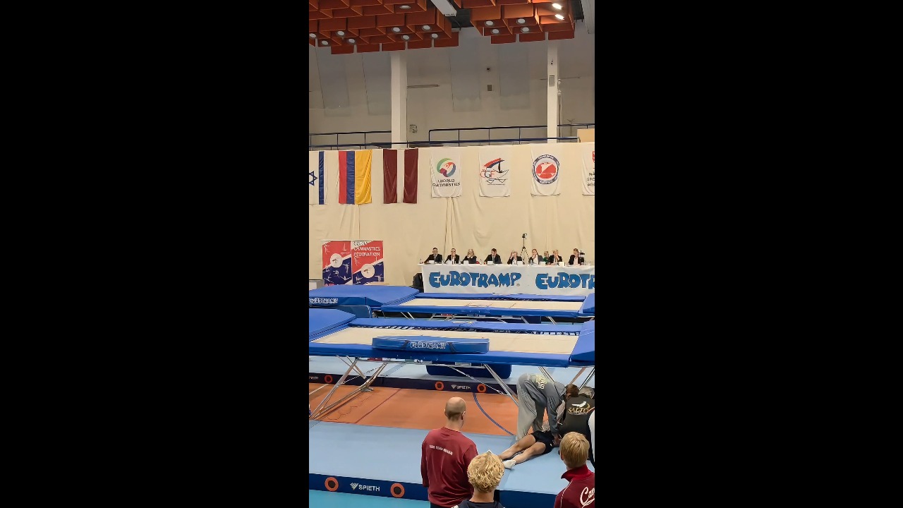 Trampoline gymnast falls off trampoline and suffers a concussion during session in Czechia