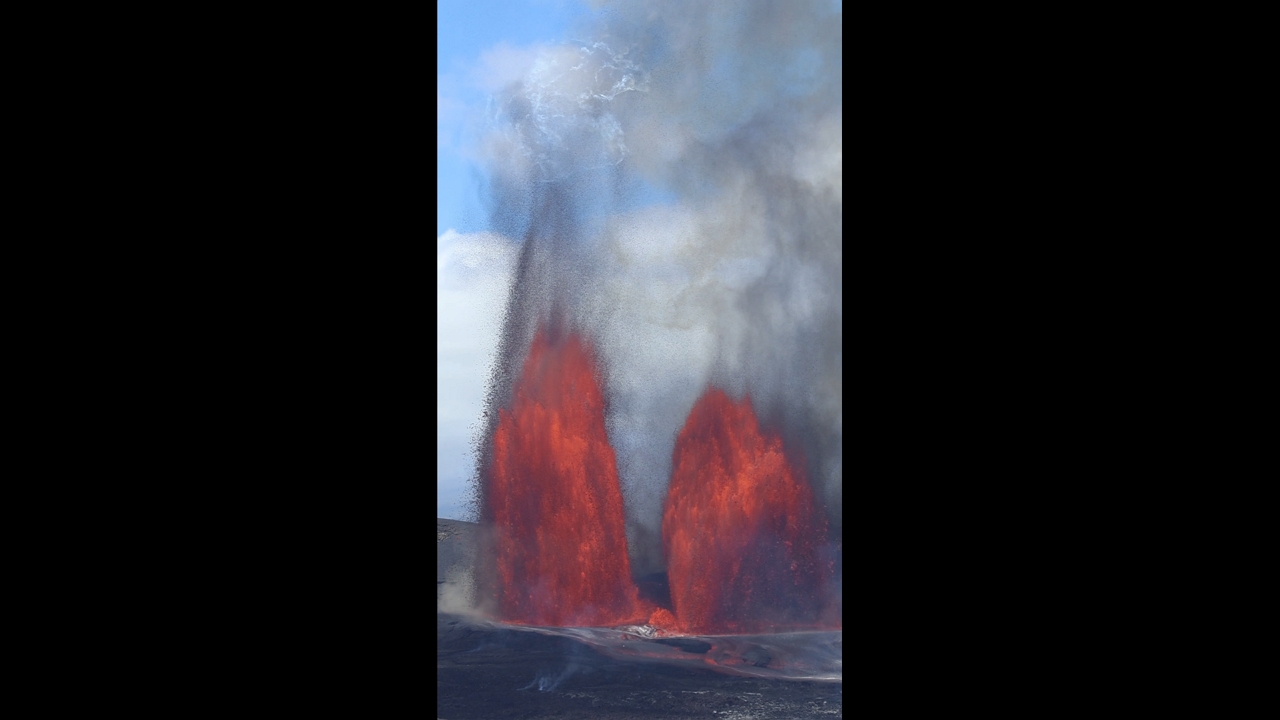 Kīlauea volcano erupts with lava fountain in Hawaii, USA