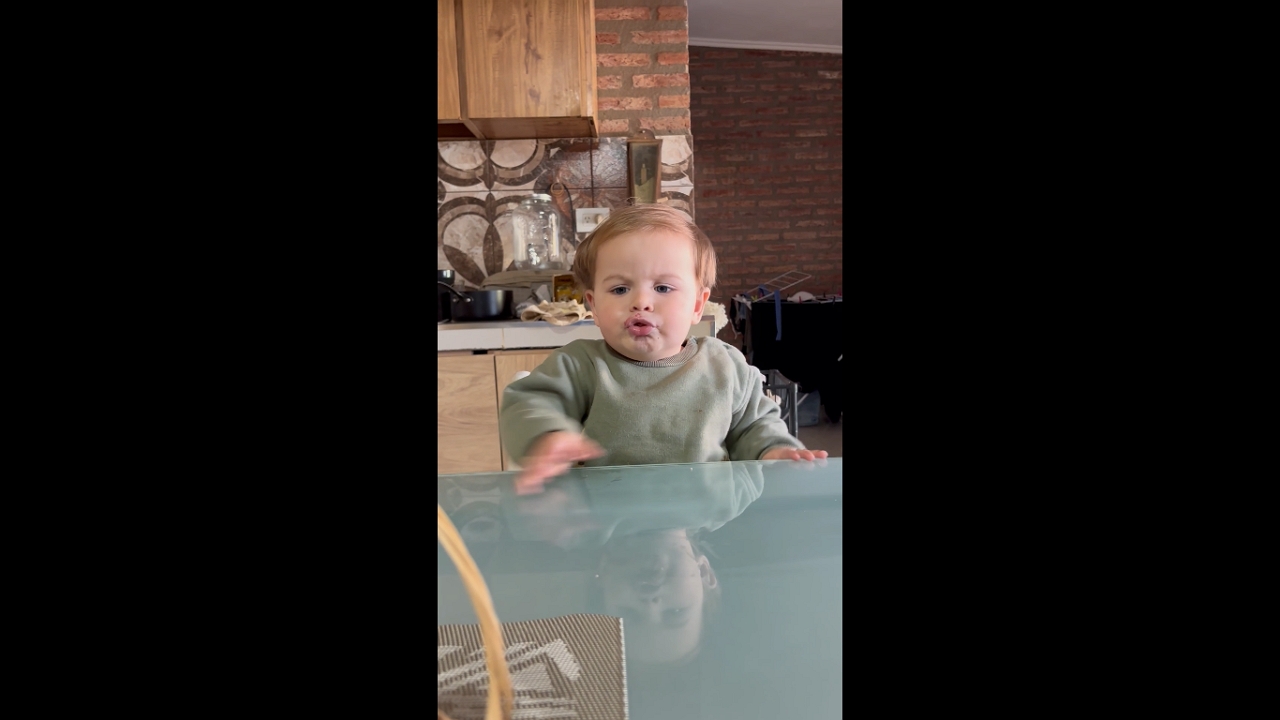 Little boy mimics adult Spanish accent in Villa María, Argentina