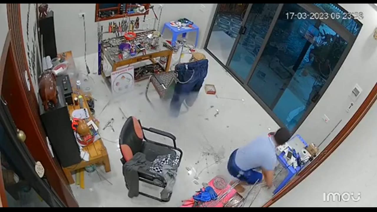 Startling workshop blast caught on camera!