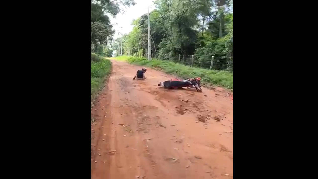 Motorcycle accident in Asunción involving inexperienced rider