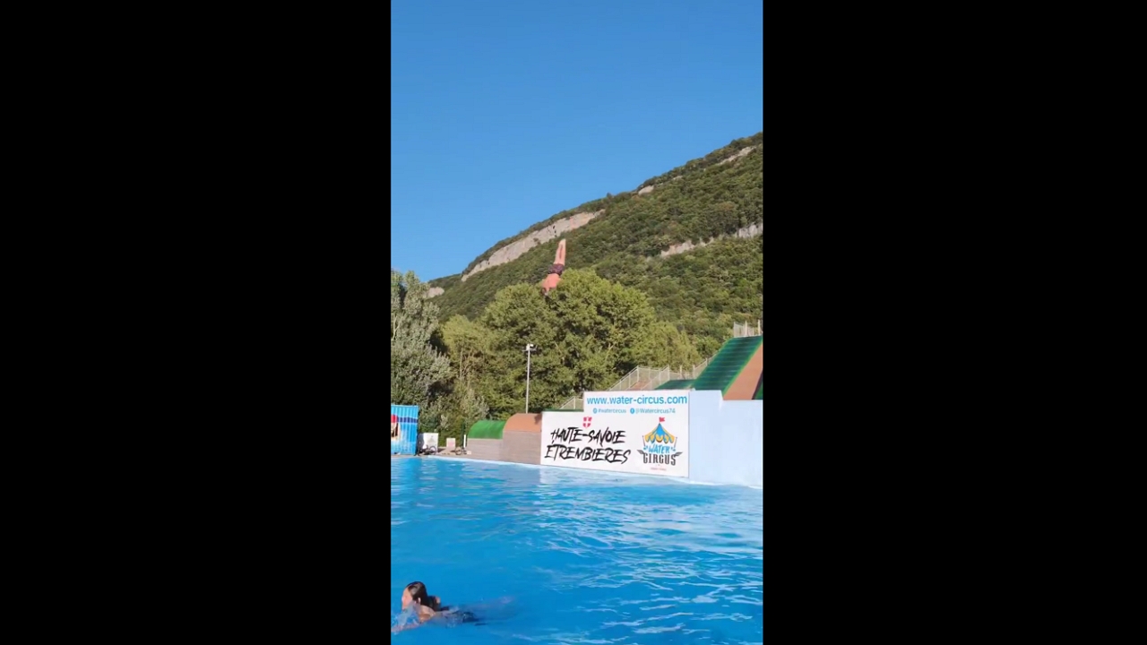Gravity-defying aquatic stunts: diving adventures at the Étrembières Water Circus!