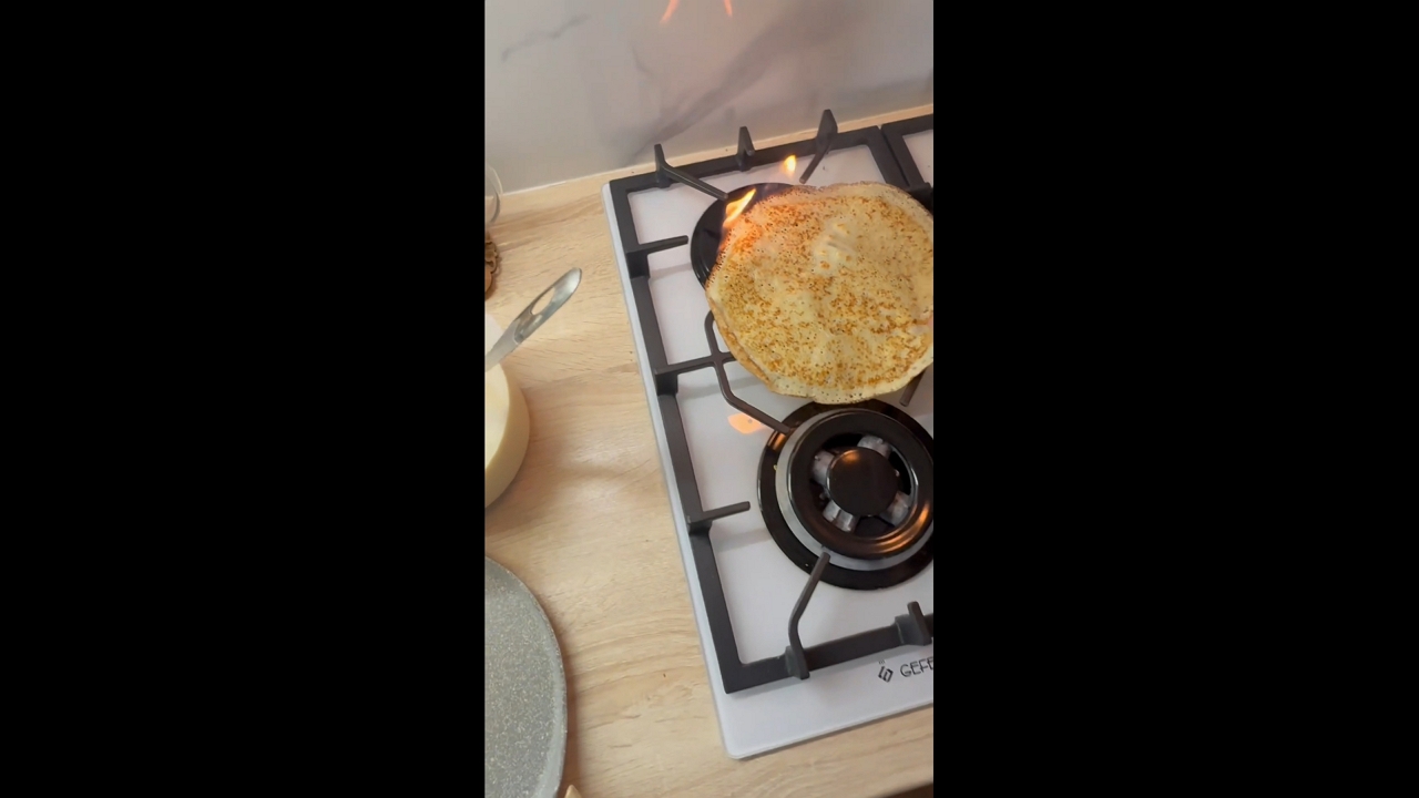 Crêpe flip attempt goes wrong in Rostov-on-Don, Russia