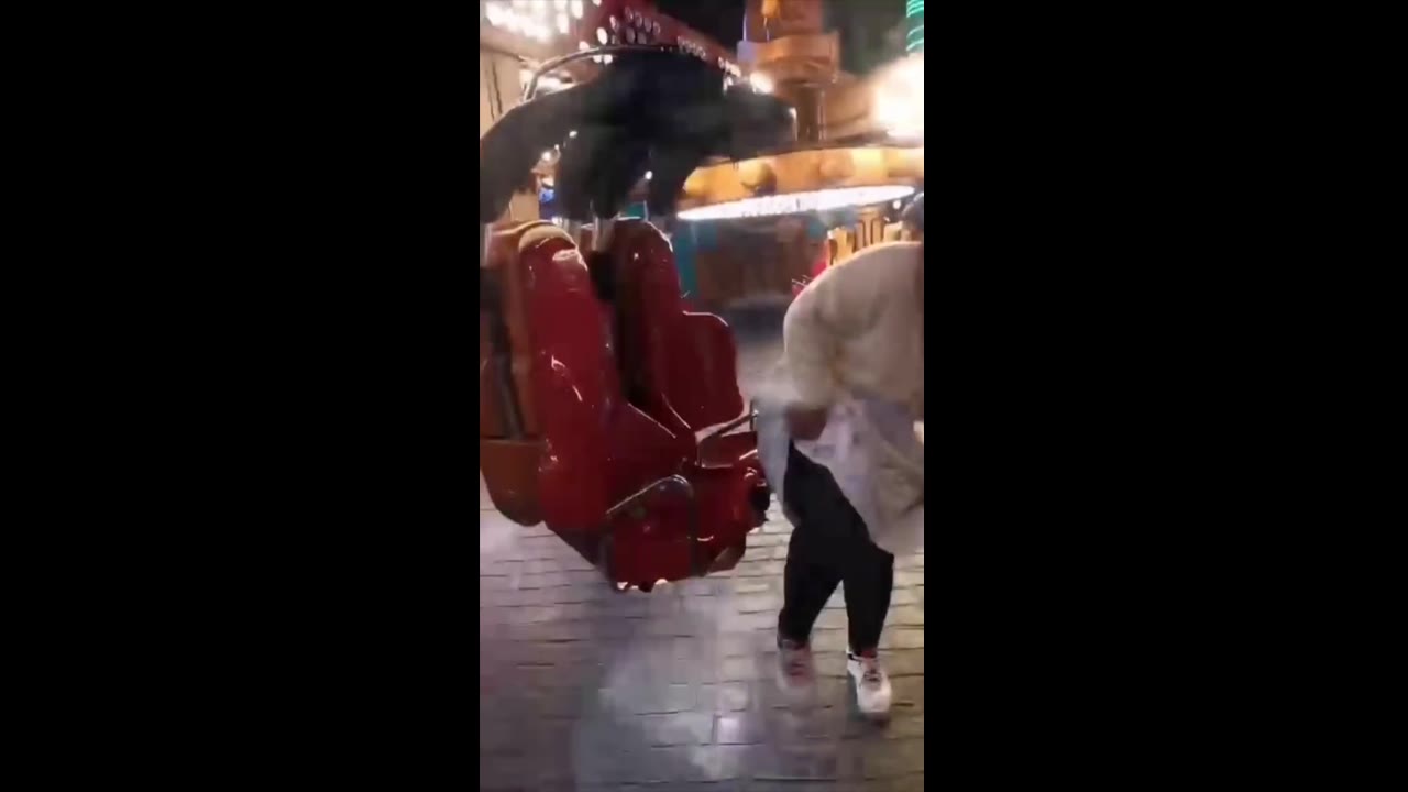 Thrill-seeker's narrow escape at Skytropolis Indoor Theme Park