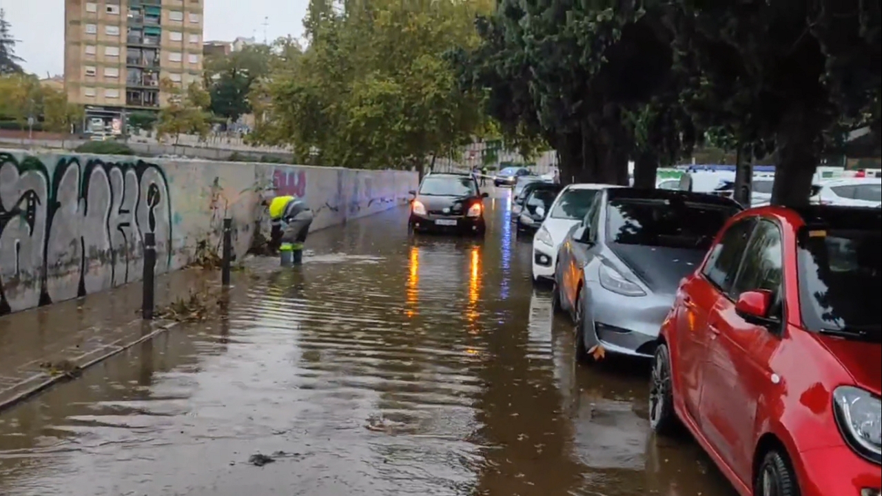 Heavy rain causes flooding in Cerdanyola del Vallès, Spain