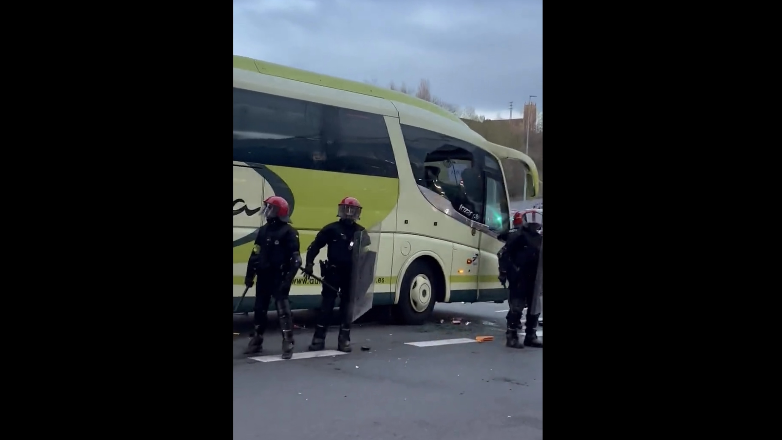 Clashes and Chaos: Real Sociedad and Roma fans clash before Europa League match in San Sebastián