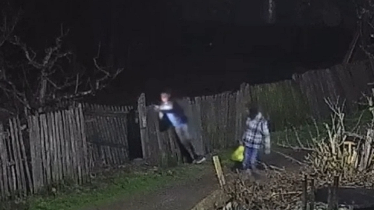 Person falls through fence during nighttime walk in Buzău, Romania