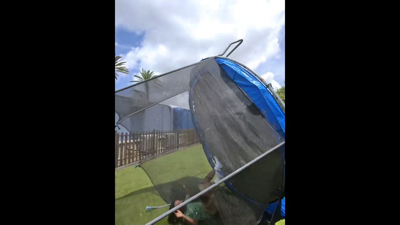 Trampoline collapse sends man tumbling in Willemstad, Curaçao