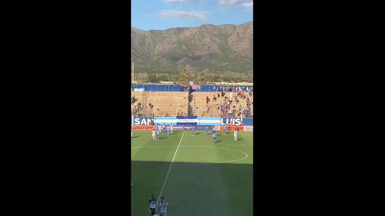 Fans clash in stands during tense Argentine Cup match between Godoy Cruz and San Martín