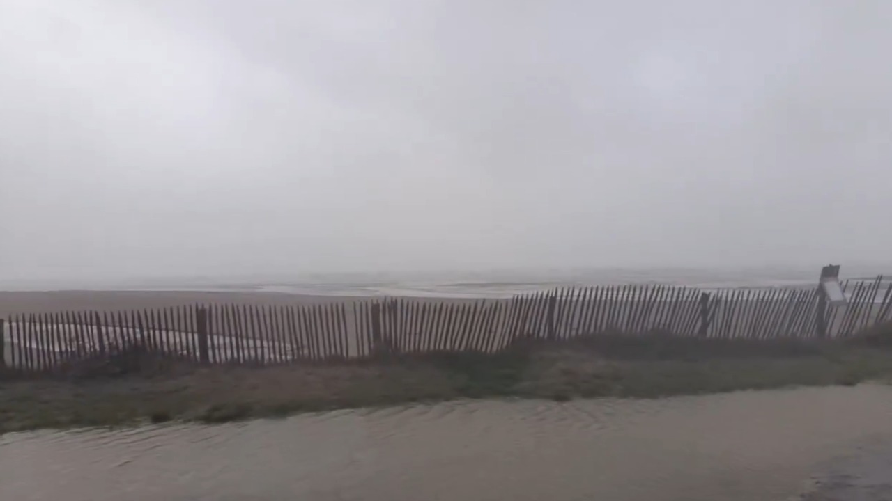 Storm Austen brings extreme coastal conditions in Granville, France