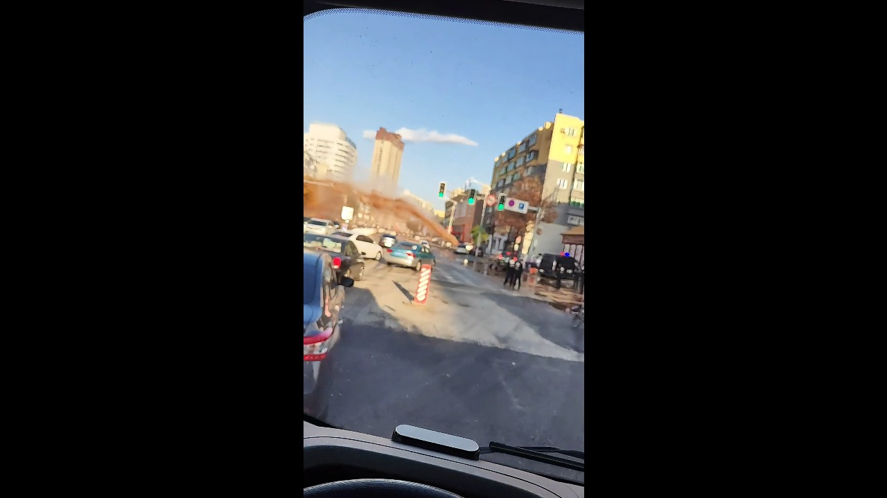 Heating pipeline rupture sends a massive jet of muddy water across a road in Fushun, China