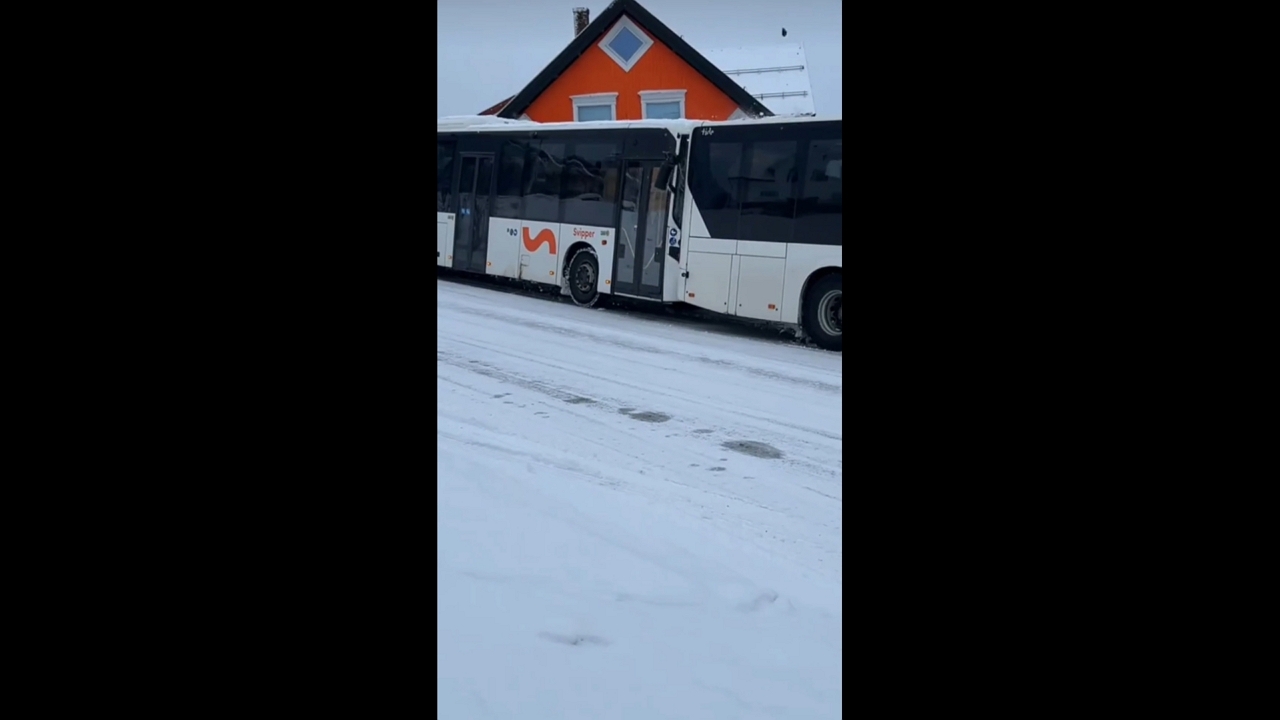 Three-bus collision amid snowy conditions in Tromsø, Norway