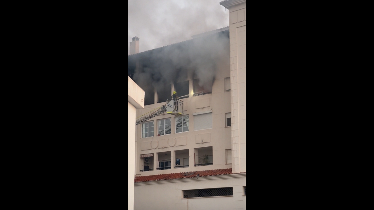 Major apartment fire claims two children's lives in Benalmádena, Spain