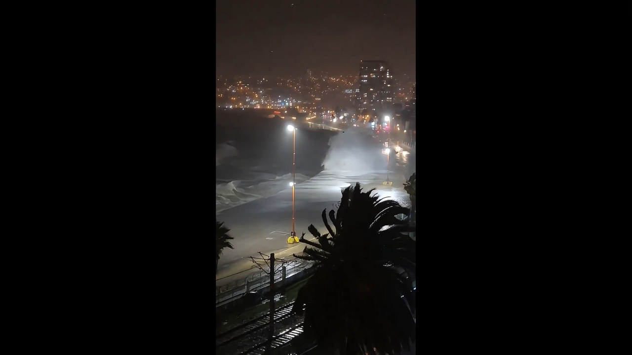 Powerful waves batter coastline during severe storm in Valparaíso, Chile