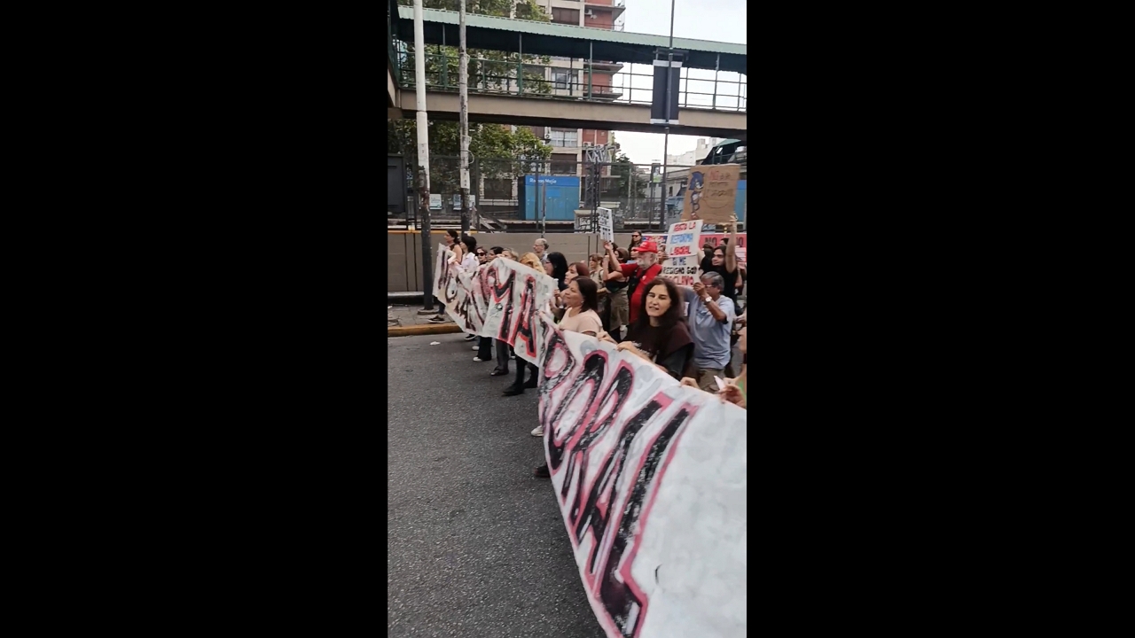 National strike shuts down Rivadavia Avenue protest against labor reform in Ramos Mejía, Argentina