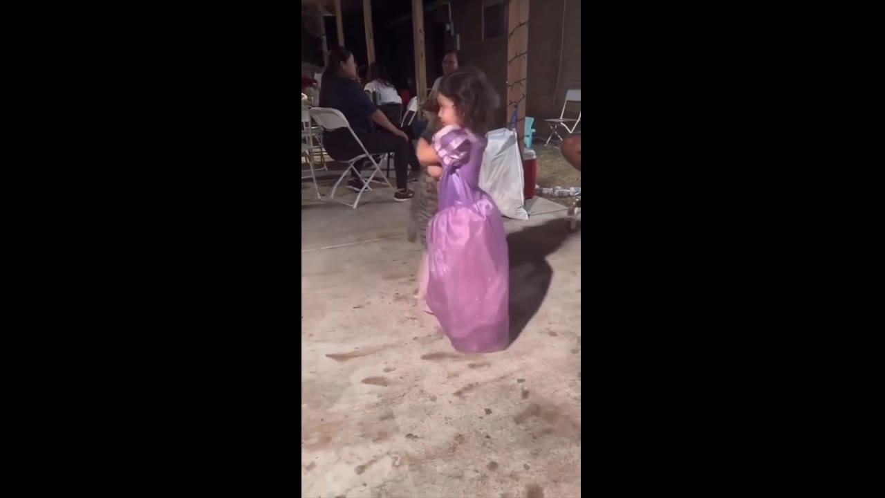 Adorable surprise: little Valentina's birthday dance with cat melts hearts worldwide!