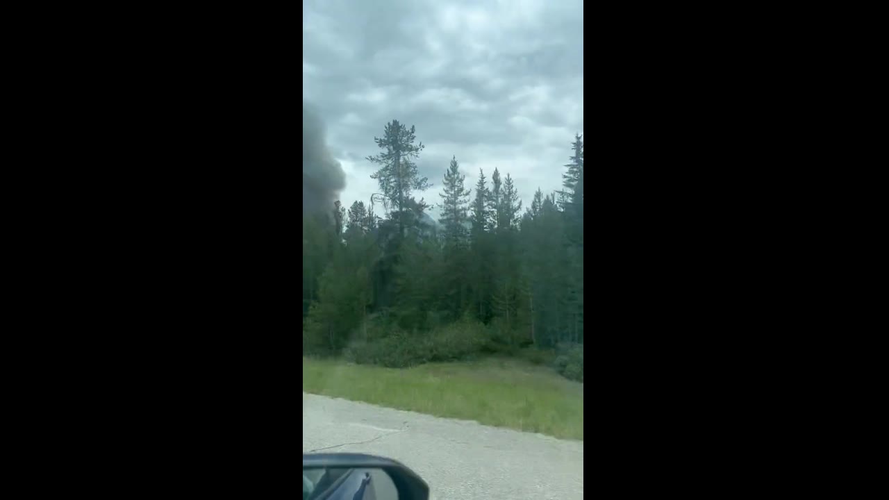 Massive fire engulfs Lake Louise staff residence, hundreds displaced