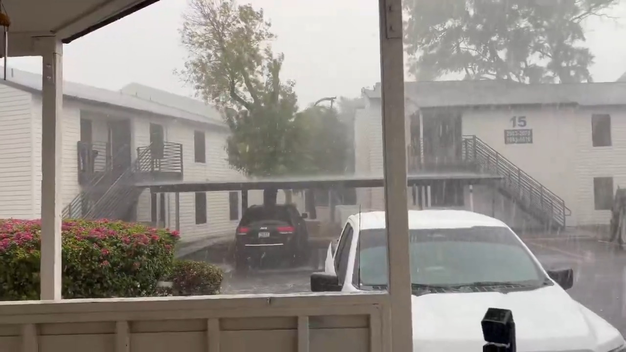 Torrential rain reduces visibility as severe storms hit North Phoenix, USA
