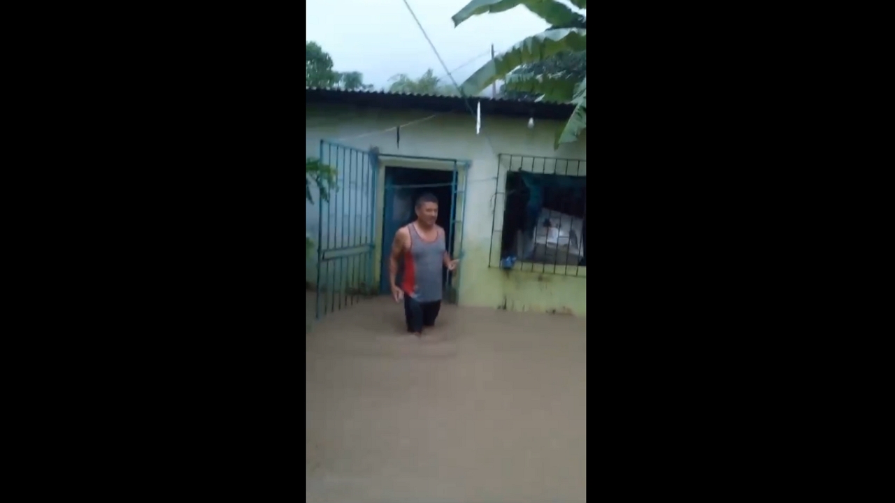 Severe Flooding Strikes Manabí, Ecuador: homes submerged as heavy rains cause widespread devastation