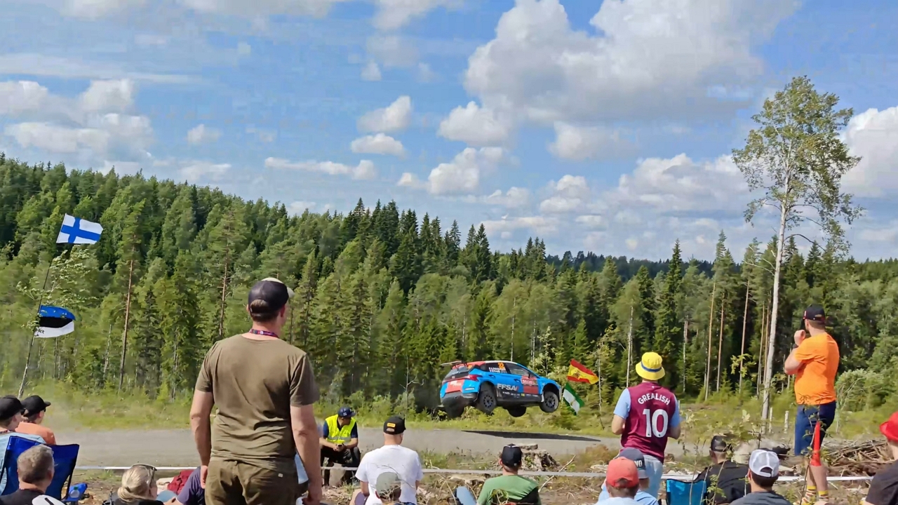 Rally car crashes into trees during high-speed stage in Jyväskylä, Finland