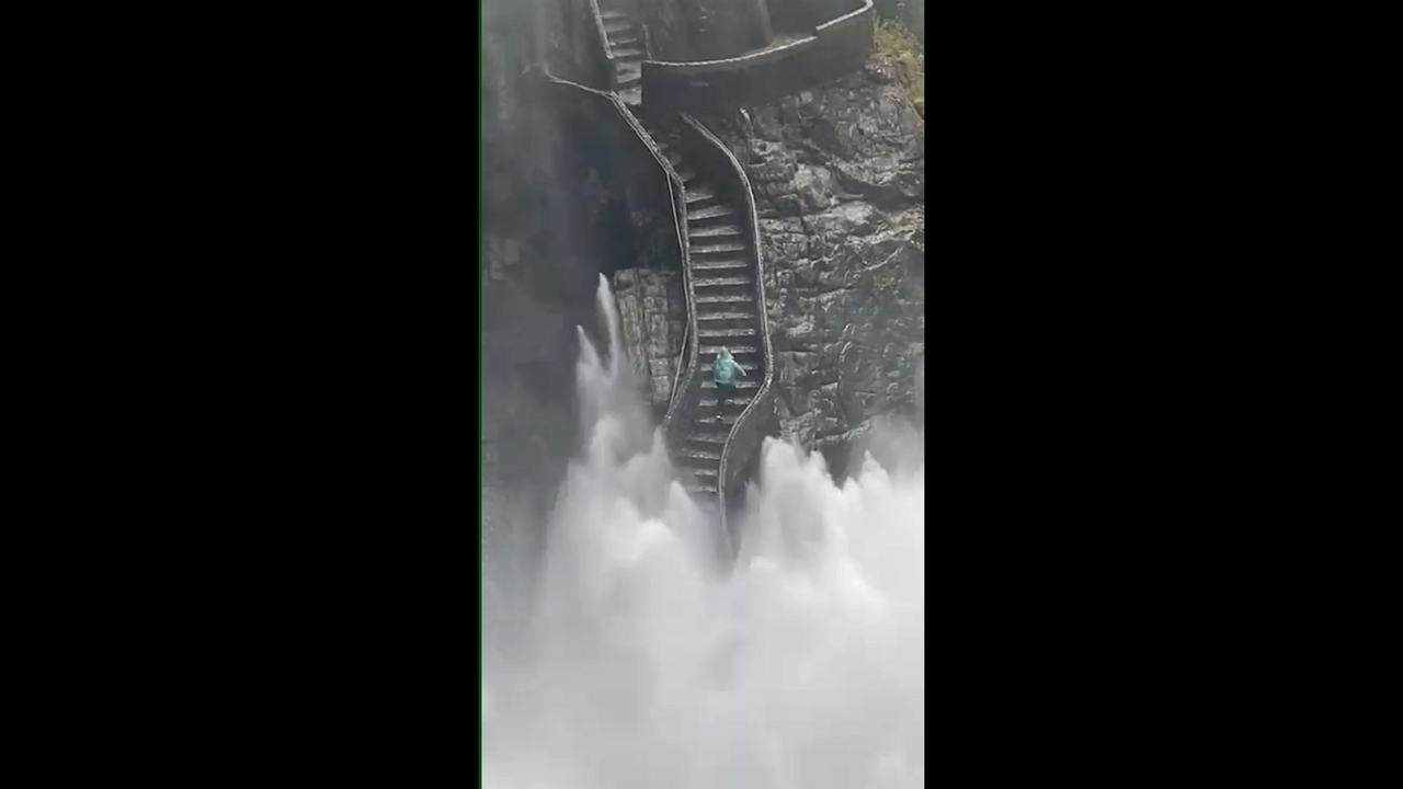 Boy narrowly escapes strong waterfall surge in Baños de Agua Santa, Ecuador