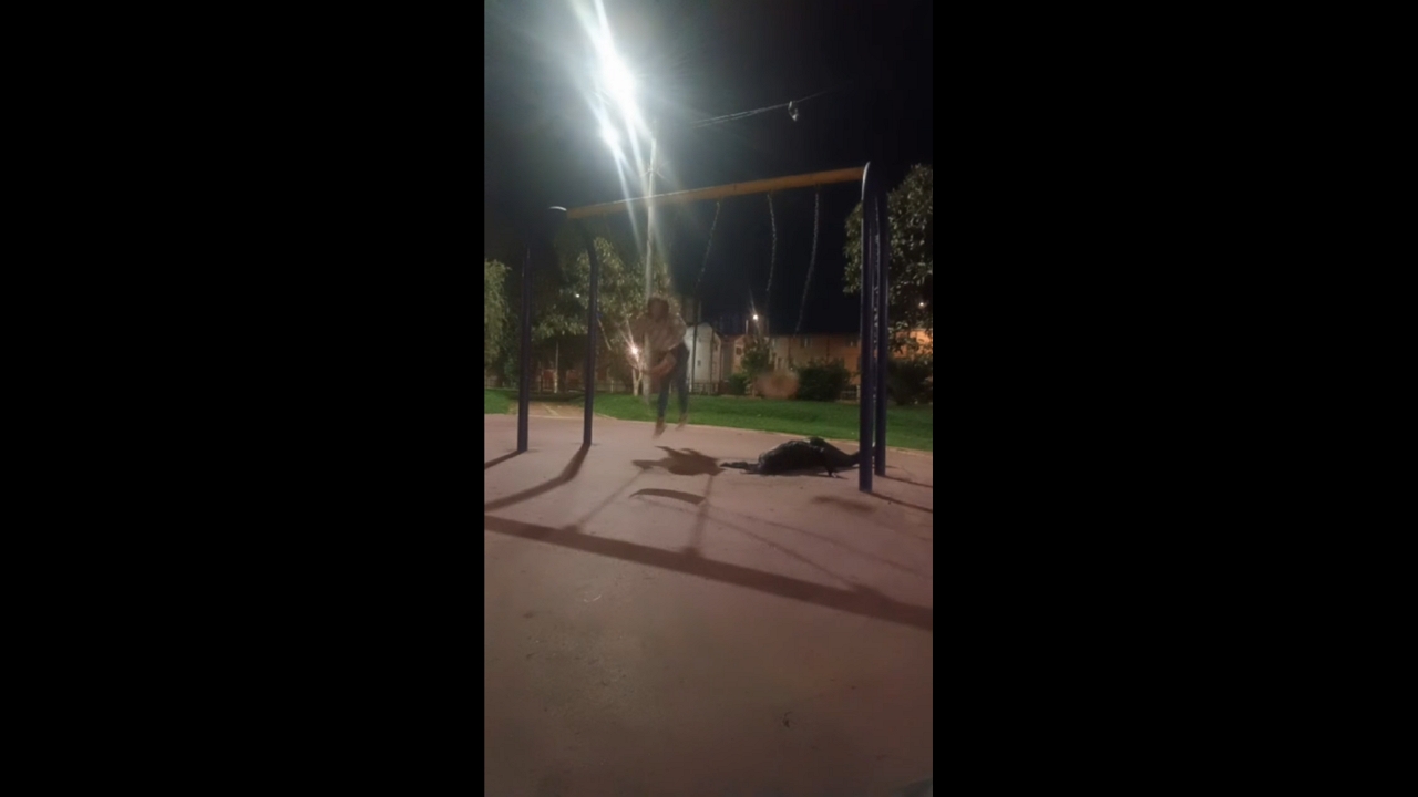 Girl falls from swing in playground mishap in Bogotá, Colombia