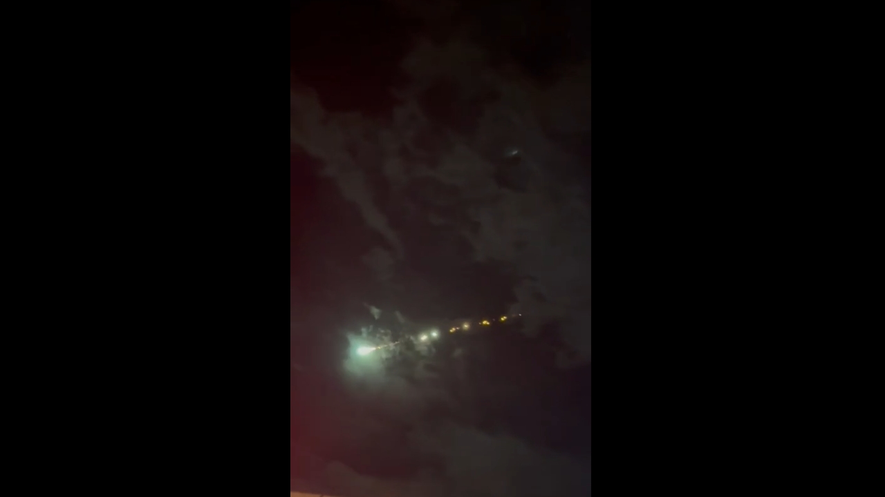 Spectacular meteor lights up sky over Güzelkent, Sinop