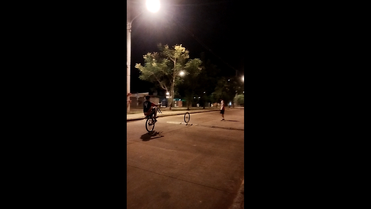 Bicycle wheelie attempt fails after front wheel detaches in San Marcos Sierras, Córdoba, Argentina