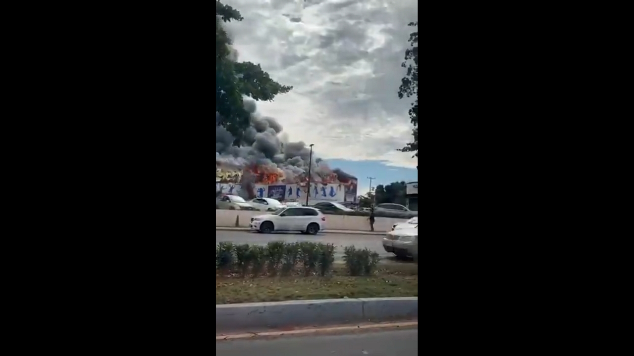 Massive fire devastates Royal Yak Casino in Culiacán, Mexico