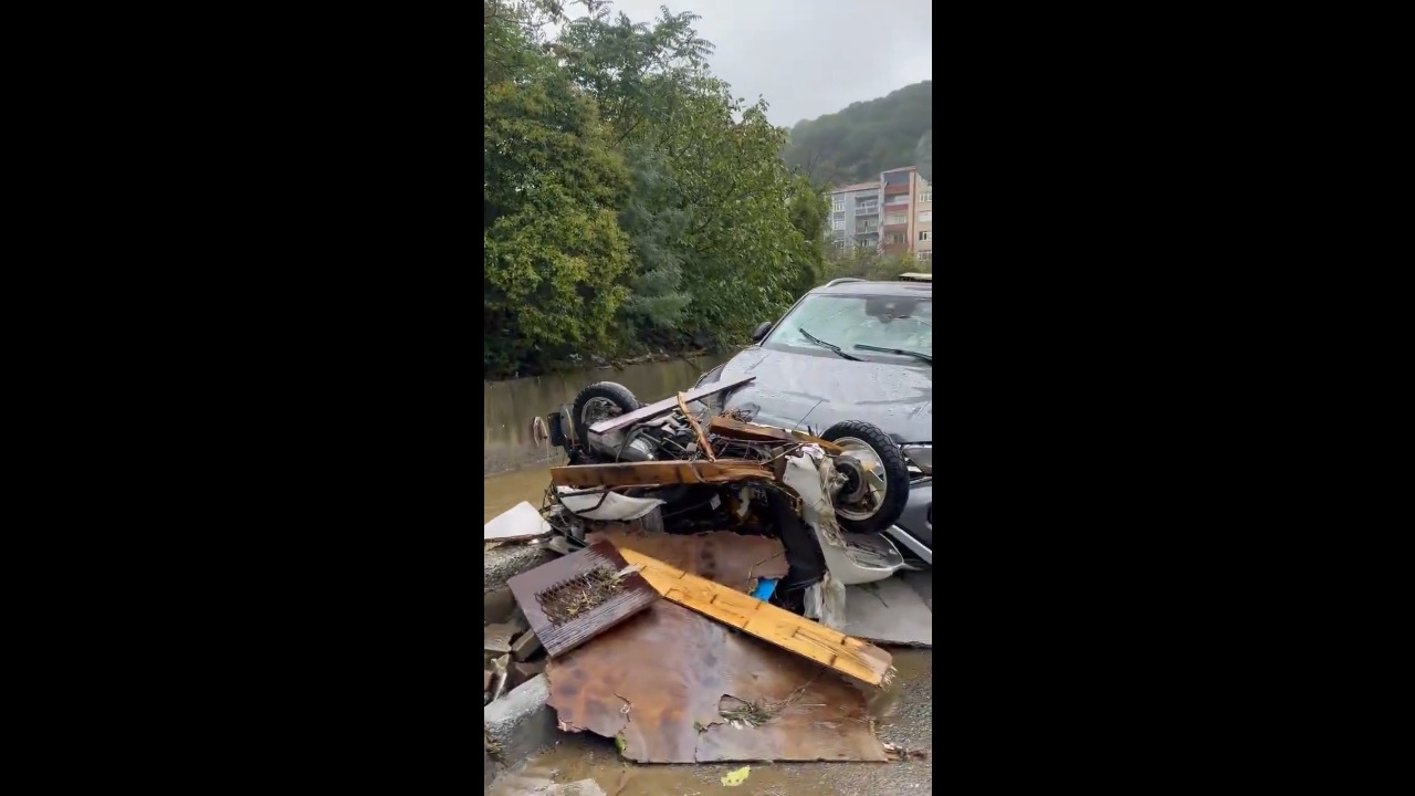 Widespread flooding leaves shops and homes submerged in Ayazağa, Turkey