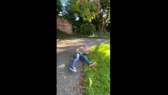 Stunt gone wrong: man falls badly attempting tree jump in Frankfurt, Germany