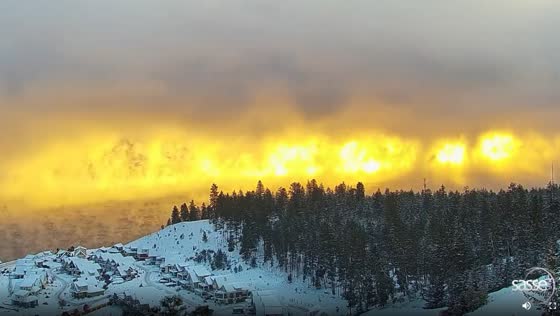 Timelapse video showing the sun's rays interacting with the freezing fog, which looks to be on fire.