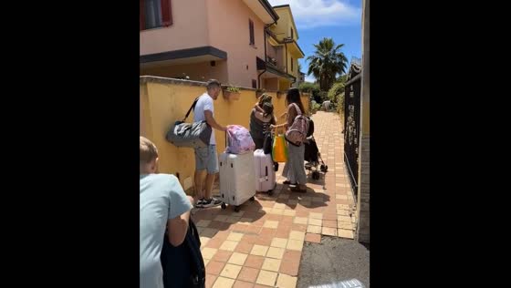 6-year reunion: emotional return from Australia to Italy