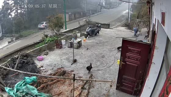 Car loses control and crashes into house in Yunnan, China