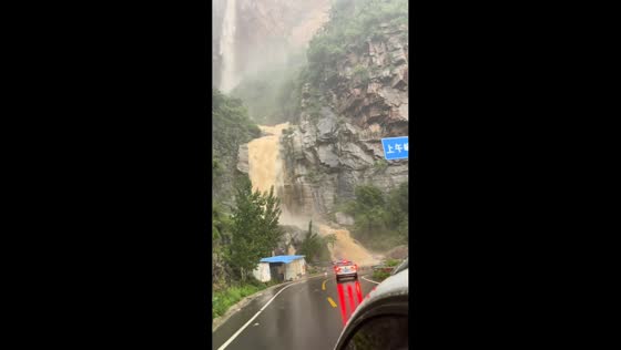 Strong waterfall currents surge through Shangyu Valley in Hunan, China