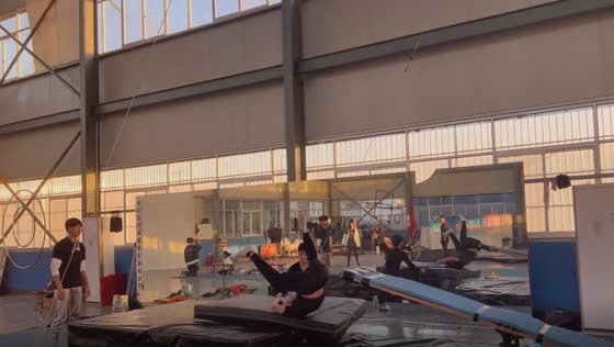 Acrobatic mishap: high-flying stunt goes wrong