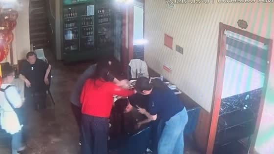 Man rescued after choking incident in restaurant in Hebei, China