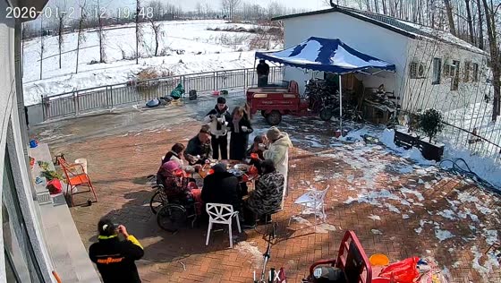 Family startled by falling roof snow during meal in Henan, China