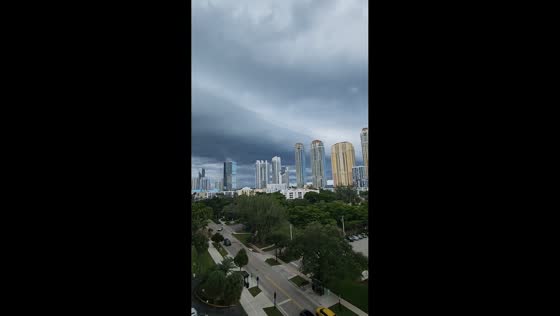 Shelf cloud looming over cityscape in Florida, USA